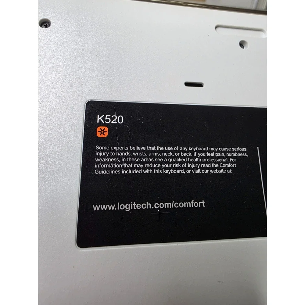 Logitech K520 Wireless Illuminated Keyboard Backlit Full Size Black‎ Y-R0011 F3